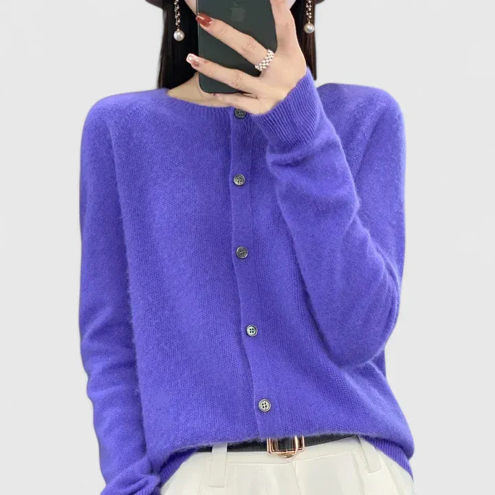 Lyxandria - Comfortable Cardigan