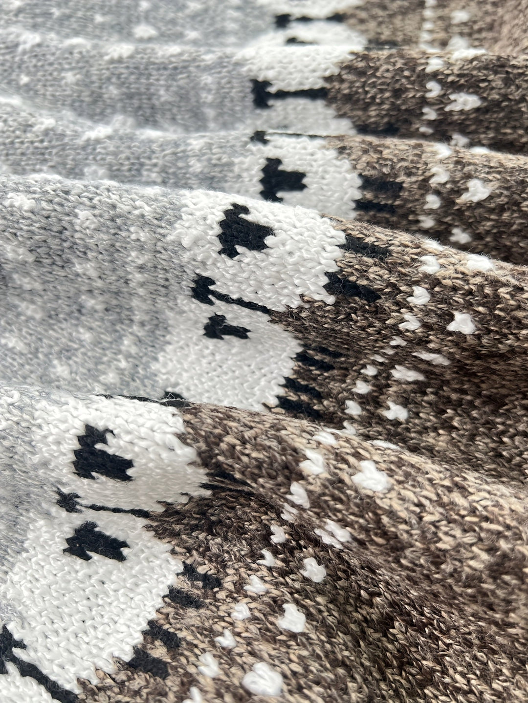 Lucienne - Elegant Winter Sweater with Sheep Jacquard Pattern
